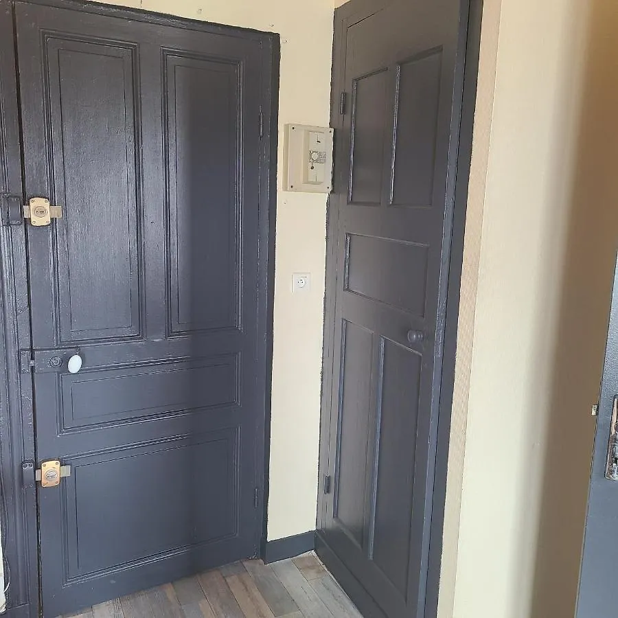 アパート Appartement Pres Du Jardin Des Explorateurs Et De La Porte Cafarelli ブレスト